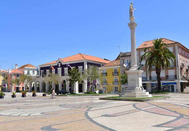 Die Praça de Bocage ist der wichtigste Platz in Setubal.