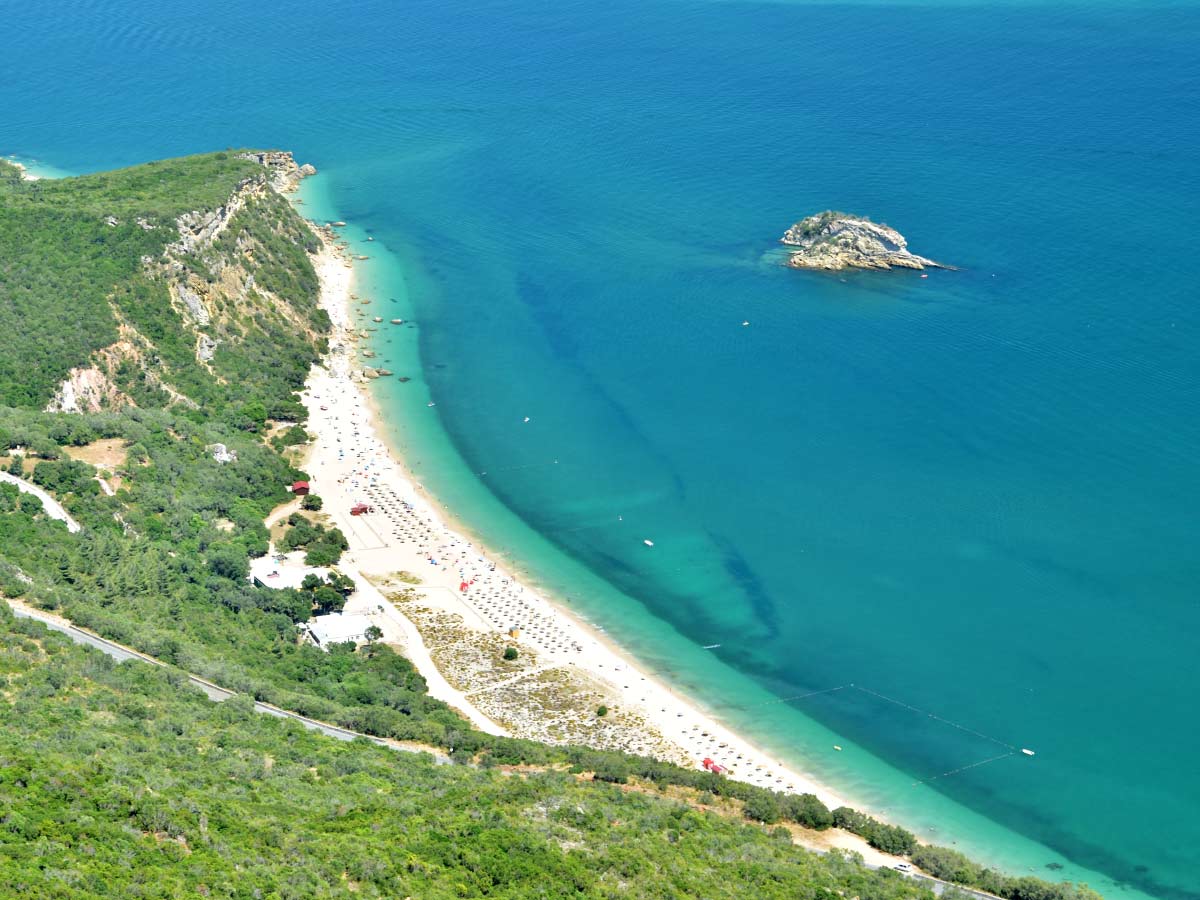 praia do creiro beach on the Serra da Arrábida Sesimbra